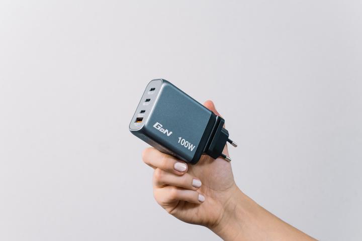 Actual product image Verbatim GNC-100 GaN Charger (100 W)