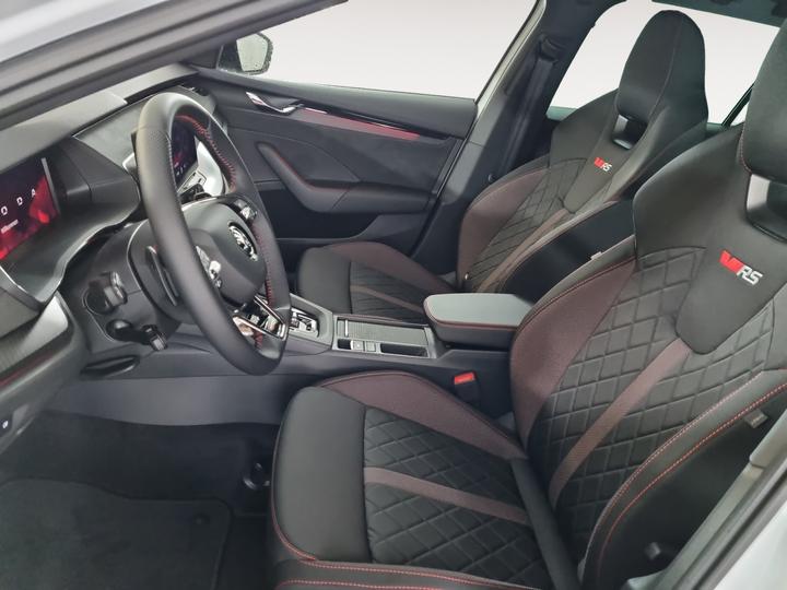 Produktbild Skoda Octavia Combi 1.4 TSI PHEV DSG RS AHK (Benzin, Diesel, Elektro / Benzin Hybrid, 245 PS)
