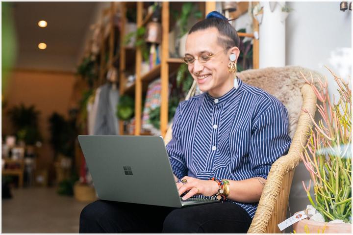 Produktbild Microsoft Surface Laptop 5 (13.50", Intel Core i5-1235U, 8 GB, 512 GB, CH)