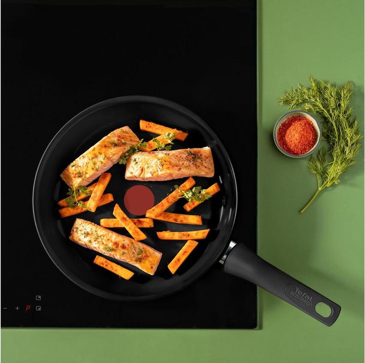 Actual product image Tefal Frying pan Renew Black On 28cm (28 cm, Frying pan, Aluminium, Ceramic)