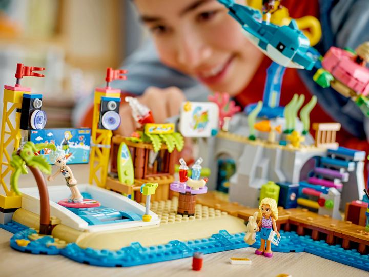 Image du produit LEGO Parc d'attractions de la plage (41737, LEGO Friends)
