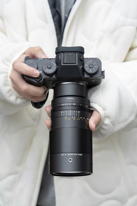 Actual product image TTArtisan Macro 100mm F2.8 GFX (C-mount, full size)