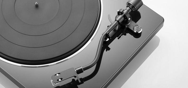 Immagine prodotto Denon DP-400 (Semi-automatico)