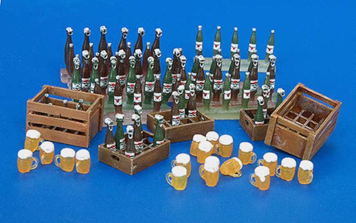Actual product image Plus Model Beer crates, bottles and glasses