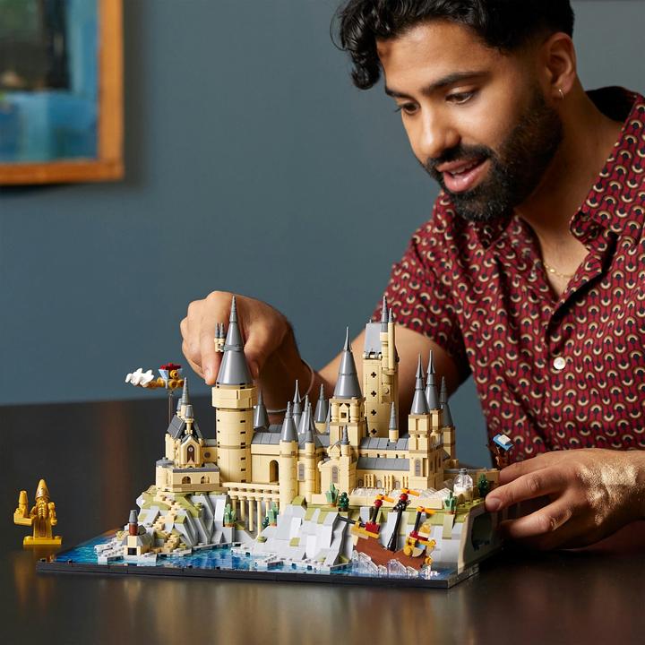 Immagine prodotto LEGO Castello e parco di Hogwarts (76419, LEGO Harry Potter)
