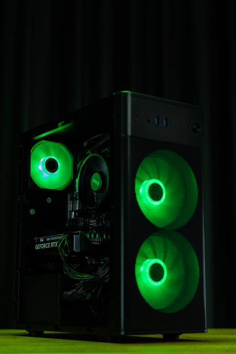 Produktbild Medion Recon E45 (AMD Ryzen 5 5500, 16 GB, 1000 GB, GeForce RTX 4060)