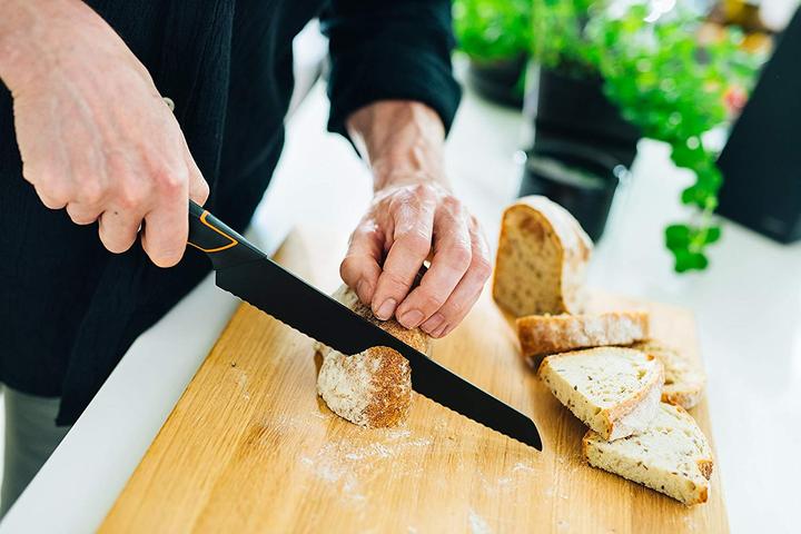 Image du produit Fiskars Couteau à pain (23 cm)