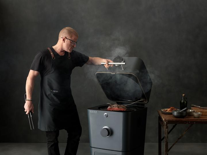 Actual product image Everdure 4K outdoor oven graphite (46 cm)