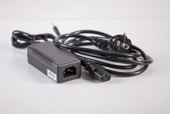 Actual product image Wantec In, Out C13