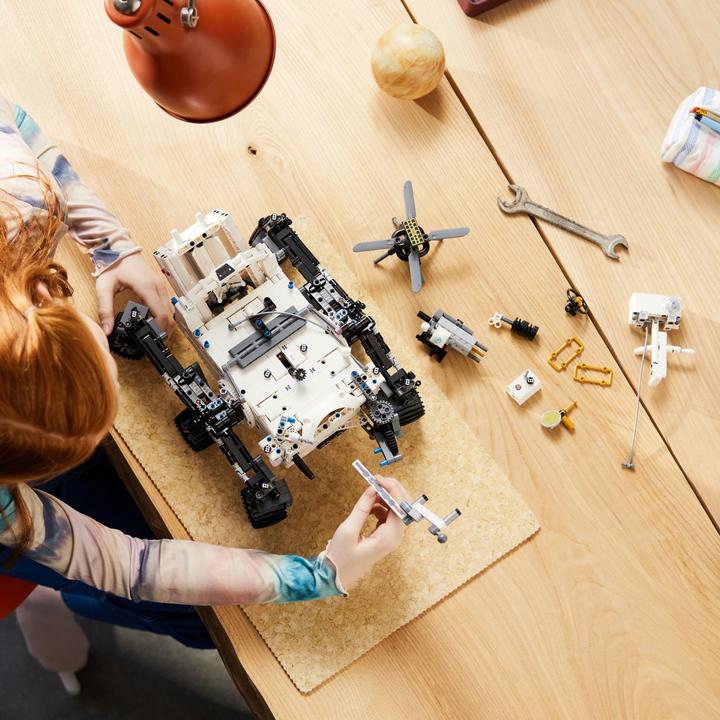 Produktbild LEGO NASA Mars Rover Perseverance (42158, LEGO Technic)