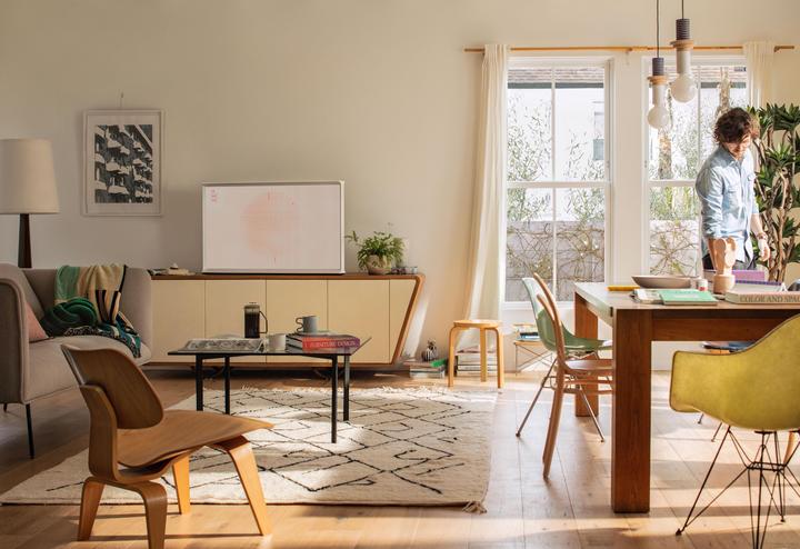 Actual product image Samsung QE55LS01RA Serif 2.0 (55", QLED, 4K, 2019)