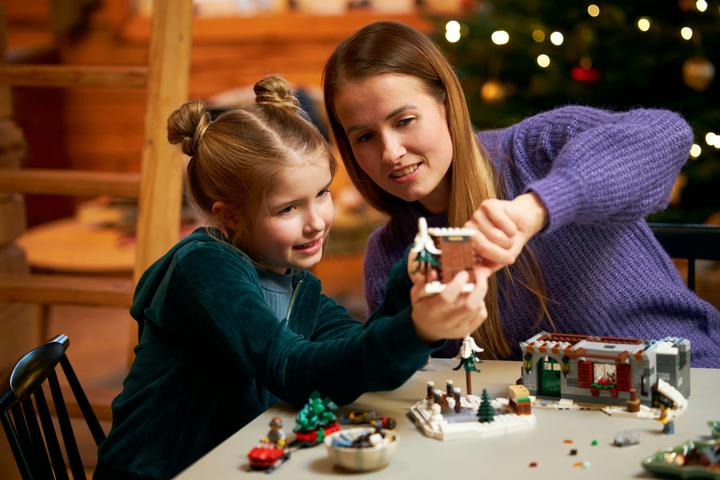 Image du produit LEGO Icônes chalet d'alpage (10325, LEGO Icons, LEGO difficiles à trouver)