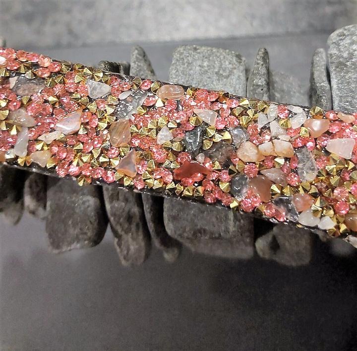 Actual product image Signé Signè Bracelet Leather with Stones & Synthetic Crystals Pink & Metal Cone Gold No.9 (18.50 cm, Metal, Glass, Brass, unleaded, Cadmium-free, synthetic crystals, Nickel-free)