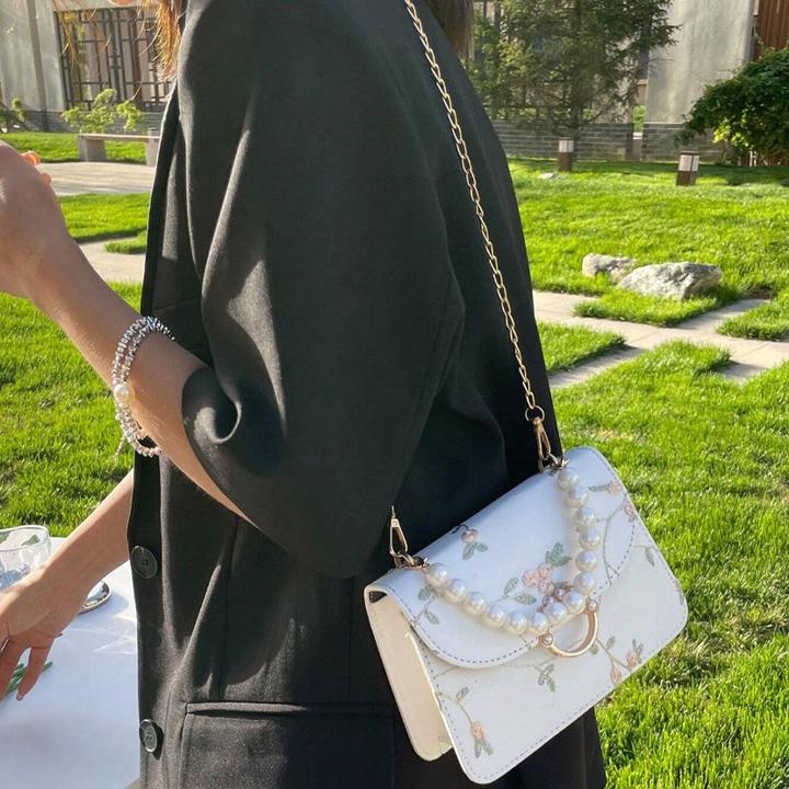 Immagine prodotto Only-Bags.Store Elegante, floral bestickte, quadratische Mini-Tasche mit Kunstperlen-Akzenten und verstellbarem