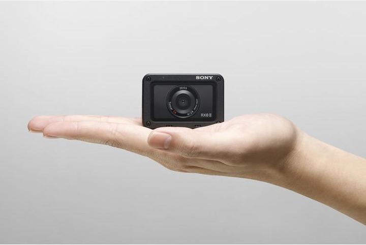 Immagine prodotto Sony Kit DSC-RX0 II (30p, Bluetooth)