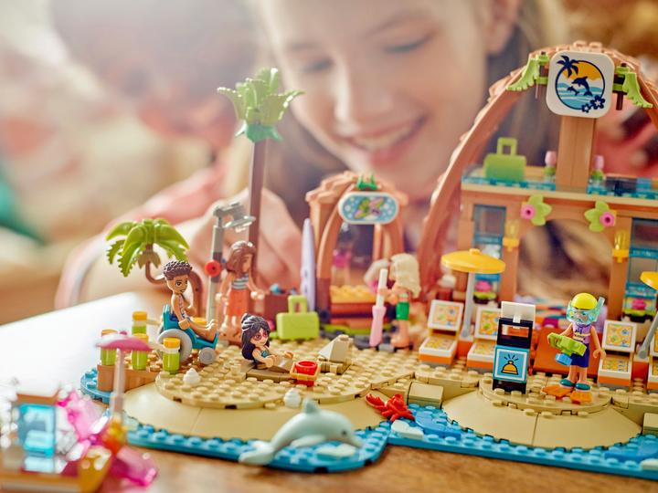 Produktbild LEGO Familienurlaub im Strandresort (42673, LEGO Friends)