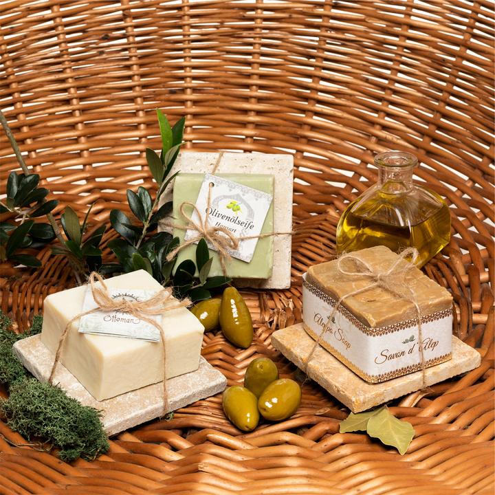 Produktbild Natura Punto Hamam-Seife mit Oliven-Öl, mit Seifenablage aus Travertin (Hartseife)