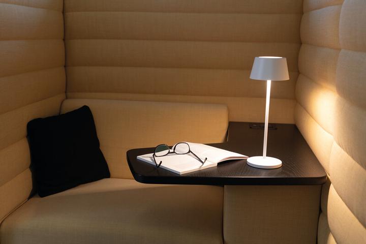 Image du produit Maul MAULnina Lampe de bureau LED rechargeable blanche (210 lm)