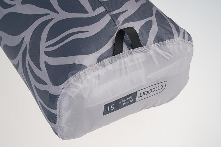 Produktbild Cocoon Drybag Hyperlight 13L Grey Leaves