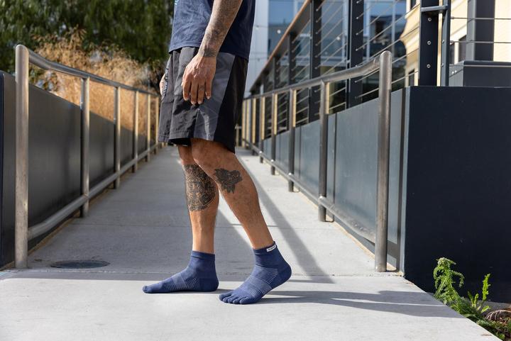 Actual product image Injinji Run Lightweight Mini-Crew (40 - 44)