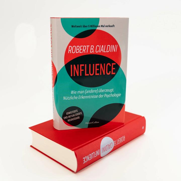 Produktbild INFLUENCE – Wie man (andere) überzeugt. Nützliche Erkenntnisse der Psychologie (Deutsch, Robert B. Cialdini, Jürgen Neubauer, 2023)