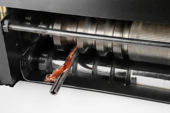 Immagine prodotto MSW Sguainacavi - 2.200 W - 21 passacavi (71 mm)