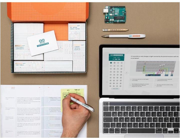 Image du produit Arduino AKX00020 - Bundle Fundamentals avec code d'activation FR