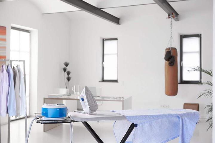 Actual product image Braun IS 2043 CareStyle Compact (2200 W, 300 g/min)