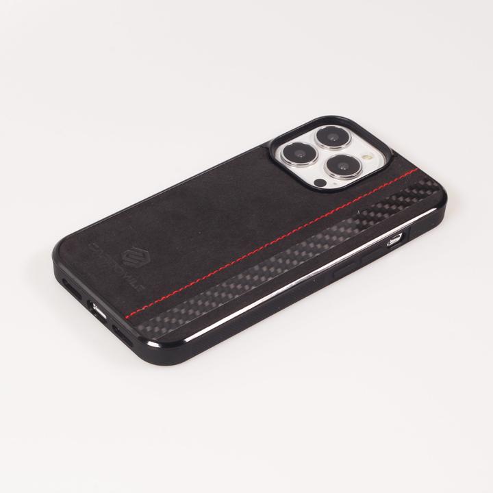 Image du produit Carbomile Coque alcantara et carbone avec surpiqûres rouges (compatible MagSafe) (Apple iPhone 14 Pro Max)