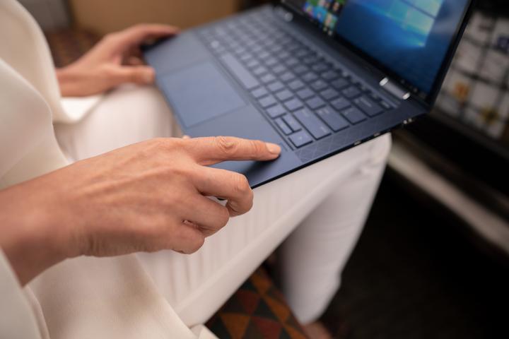 Produktbild HP Elite Dragonfly (13.30", Intel Core i5-8265U, 16 GB, 512 GB, DE)