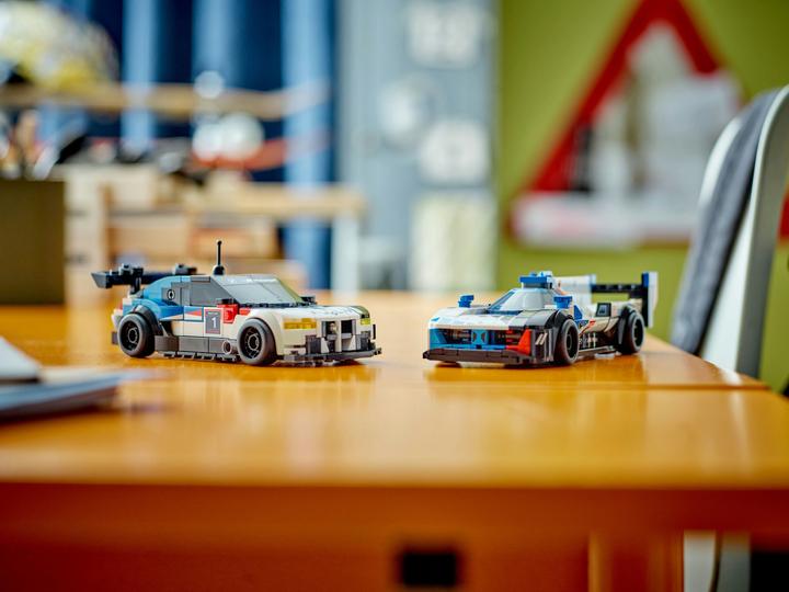 Produktbild LEGO BMW M4 GT3 & BMW M Hybrid V8 Rennwagen (76922, LEGO Speed Champions)