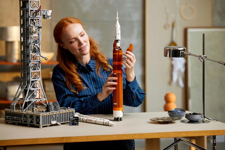 Image du produit LEGO Base de lancement Artemis de la NASA (10341, LEGO Icons, LEGO difficiles à trouver)