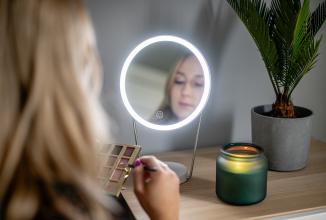 Image du produit Humanas HS-ML01 Miroir de maquillage avec éclairage LED USB (20 x 20 x 30 cm)