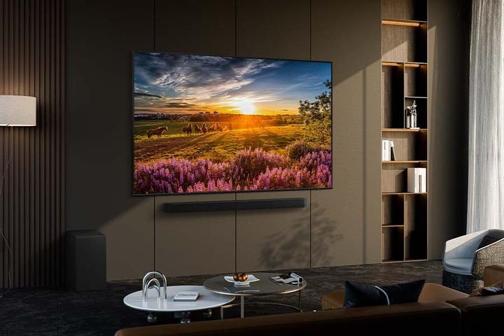 Produktbild Samsung GQ55Q60DAUXZG Smart TV 139.5 cm 55 Zoll (55", QLED, 4K, 2024)