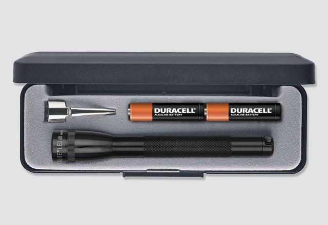 Actual product image Maglite Flashlight M3A012 range 31 m black with 2Micro batteries (127 cm, 100 lm)