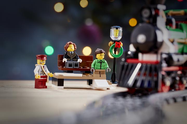 Produktbild LEGO Creator Festlicher Weihnachtszug (10254, LEGO Creator Expert)