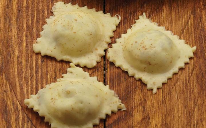 Actual product image World of Flavours Ravioli slicer
