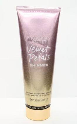 Immagine prodotto Victoria's Secret Velvet Petals Shimmer Fragrance Body Lotion 8 fl oz (Lozione corpo, 8 ml)