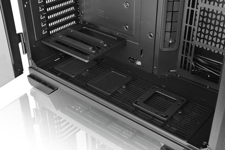 Actual product image Thermaltake View 51 (E-ATX)