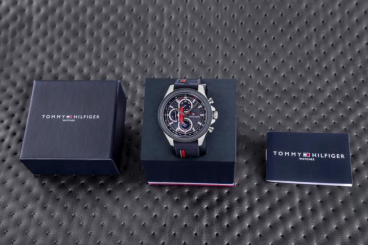 Actual product image Tommy Hilfiger Clark (Analogue wristwatch, 46 mm)