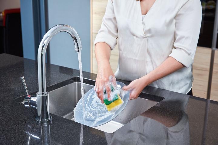Actual product image DrinkPure Drinking water filter with wall bracket M22 / M24