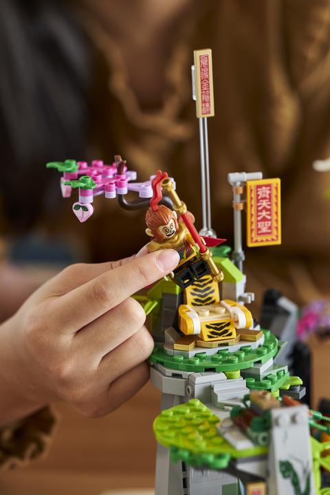 Immagine prodotto LEGO La leggendaria montagna di fiori e frutti (80024, Set LEGO rari, LEGO Monkie Kid)