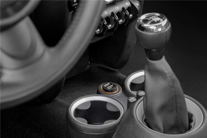 Actual product image Goobay Dual USB Car Charger