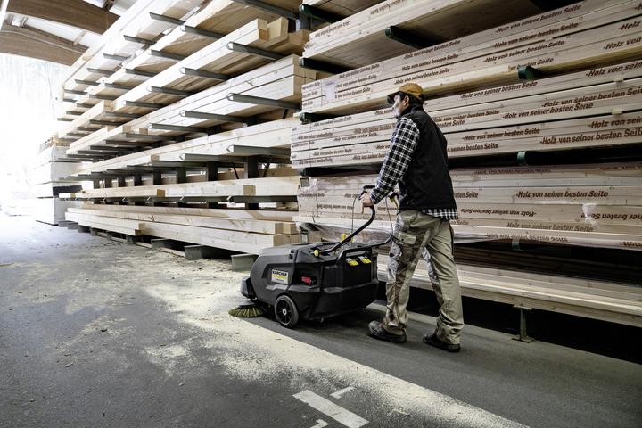 Actual product image Kärcher Sweeper KM 85/50 W Bp Pack