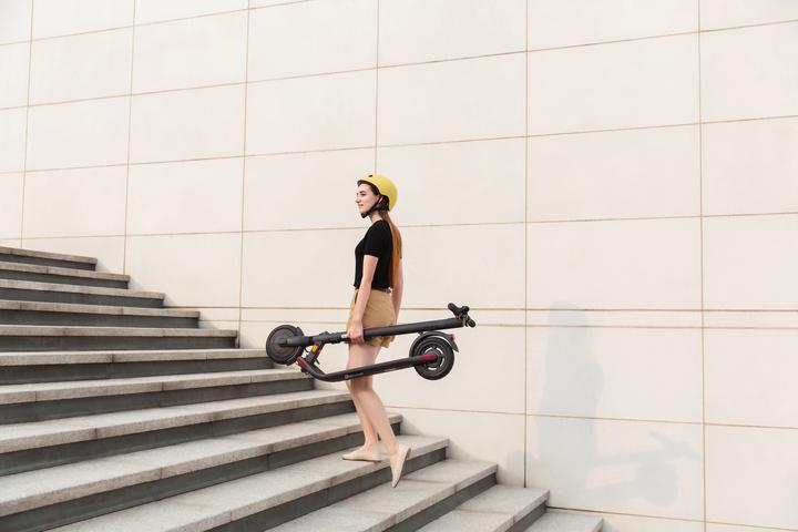 Produktbild Segway-Ninebot KickScooter E25E (25 km/h, 25 km, 300 W)
