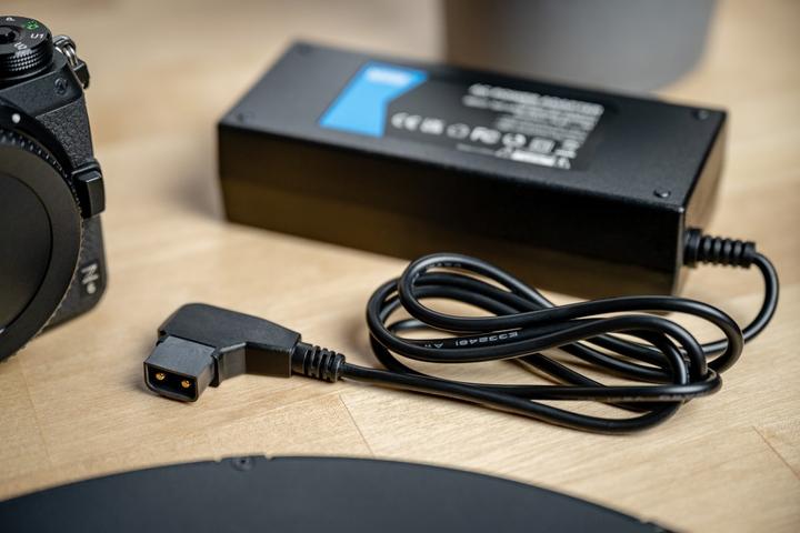 Immagine prodotto Newell Caricabatterie D-Tap 16,8V 5A per attacco a V (Caricatore)