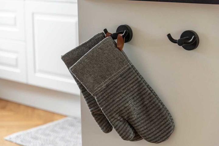 Actual product image Wenko Kitchen Glove Ada Stripes Grey, 2 pieces (Silicone, Cotton, Polyester, Viscose)