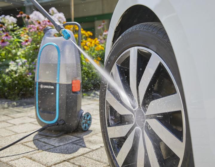 Produktbild Gardena AquaClean Li40/60 inkl. Akku (Akkubetrieb)