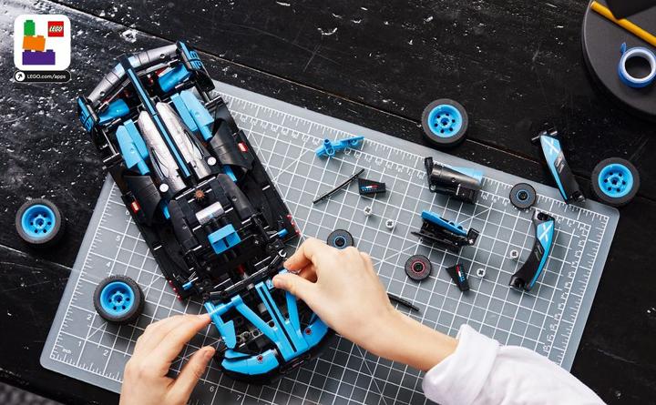 Actual product image LEGO Technic Bugatti Bolide Agile Blue (42162, LEGO Technic)