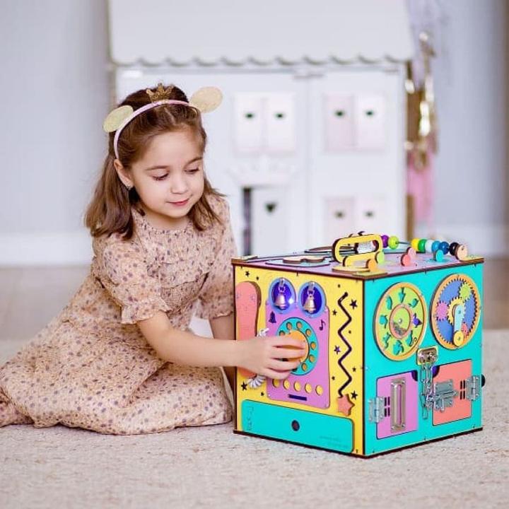 Produktbild Activity Board Sensorisches spielzeug, Motorikcenter, Activity würfel Busycube, Montessori Spielzeug - Rosa